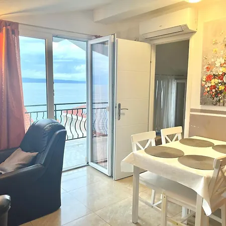 Apartment Mit Balkon Und Herrlichem Meerblick *